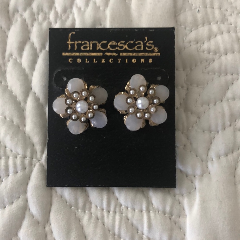 francesca’s Stud Flower Earrings